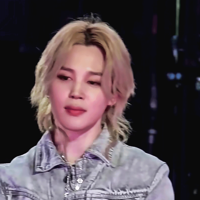 Behind-the-scenes cut of Ha Jimin