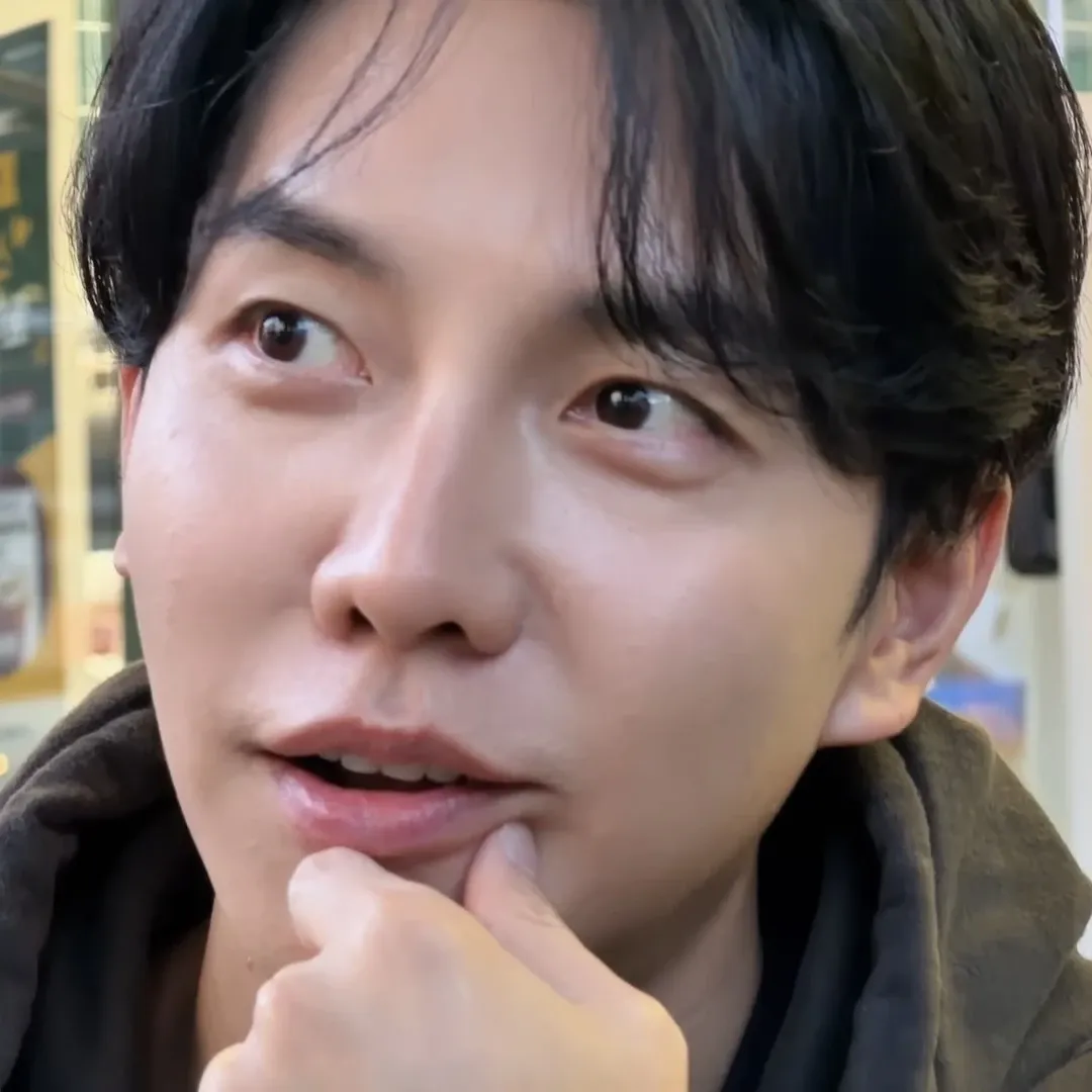 Momen yang diabadikan oleh penggemar Lee Seunggi