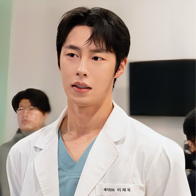 Latest photo of Lee Jaewook