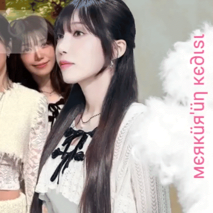 Behind-the-scenes cut of Jung Eunji