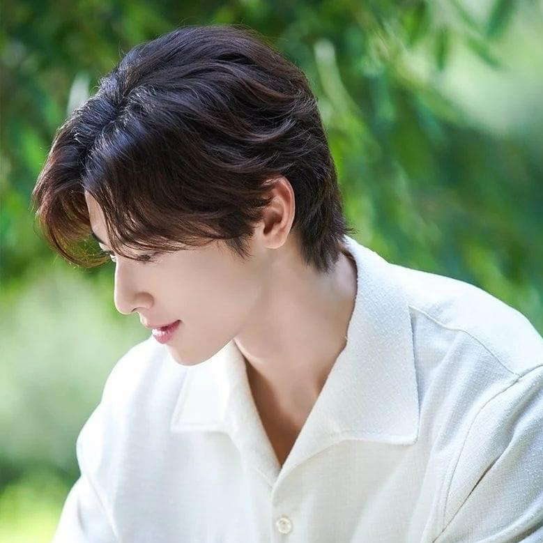 Latest photo of Cha Eunwoo