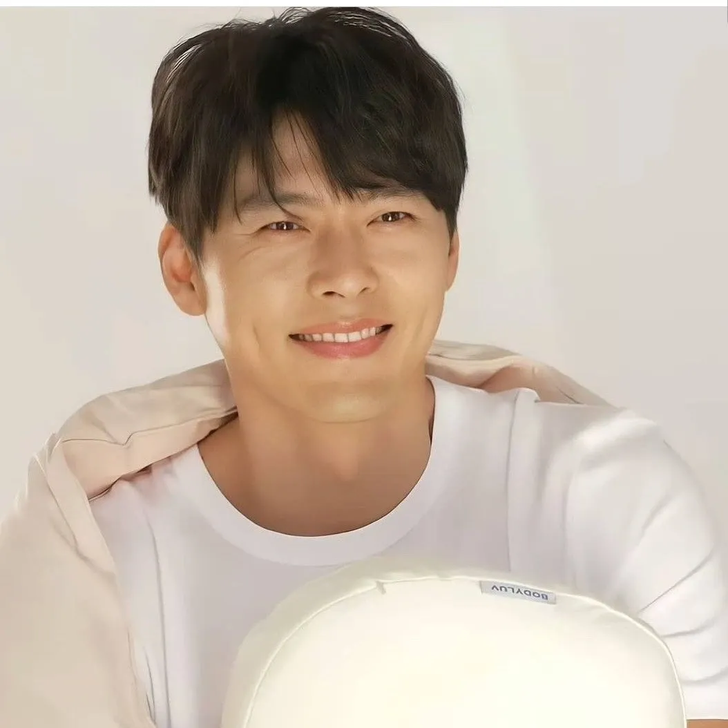 Foto kegiatan terbaru dari Hyun Bin