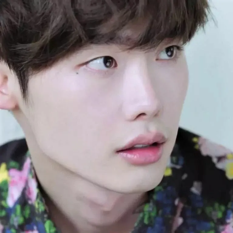Latest photo of Lee Jongsuk