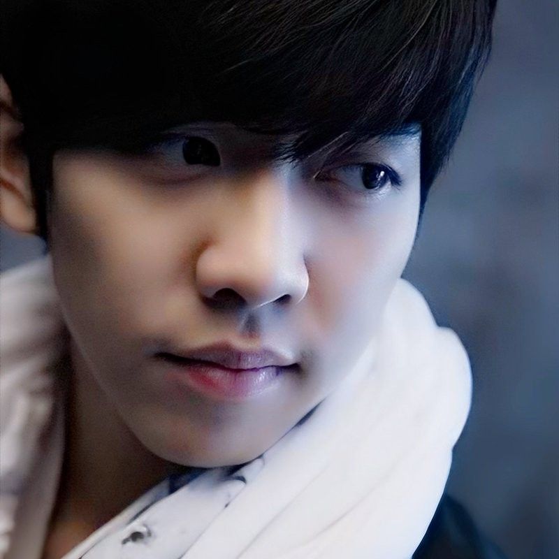 イ・スンギの最近の活動ショット