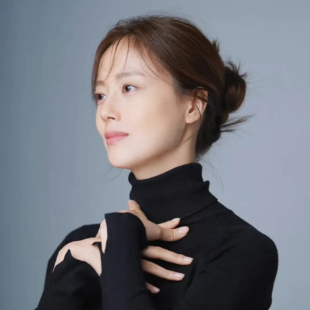 Behind-the-scenes cut of Moon Chaewon
