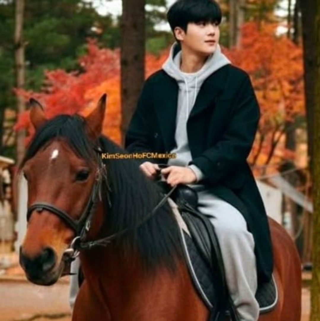 粉絲拍下的金宣虎瞬間