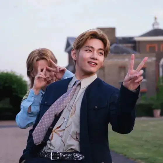 Behind-the-scenes cut of Kim Taehyung (V)