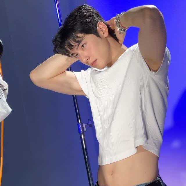 A moment captured by a fan of Cha Eunwoo