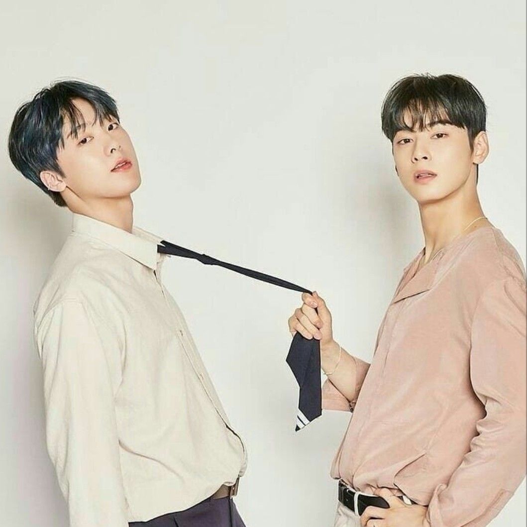 Behind-the-scenes cut of Cha Eunwoo