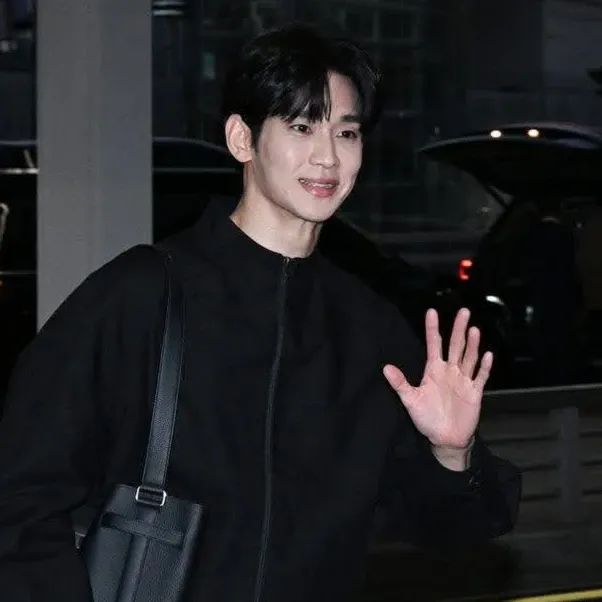 A moment captured by a fan of Kim Soohyun
