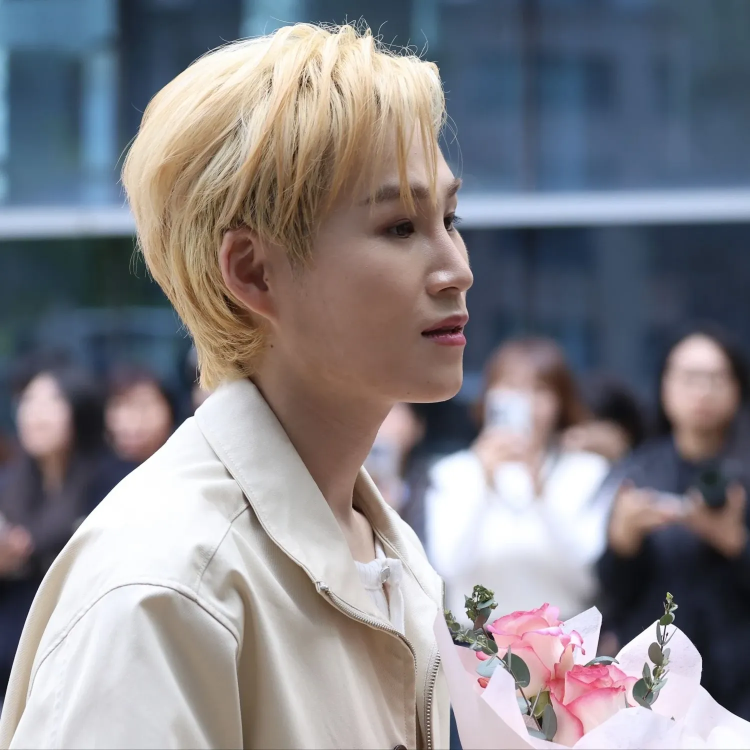 A moment captured by a fan of Kim Heejae