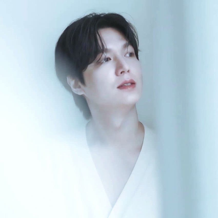 Latest photo of Lee Minho