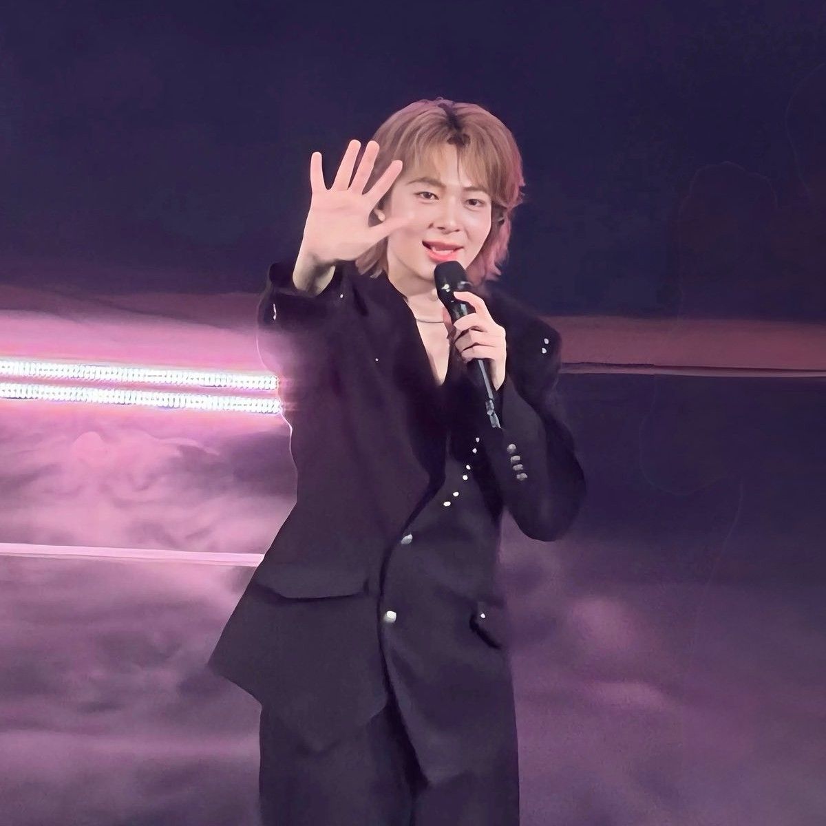 A moment captured by a fan of NuNew