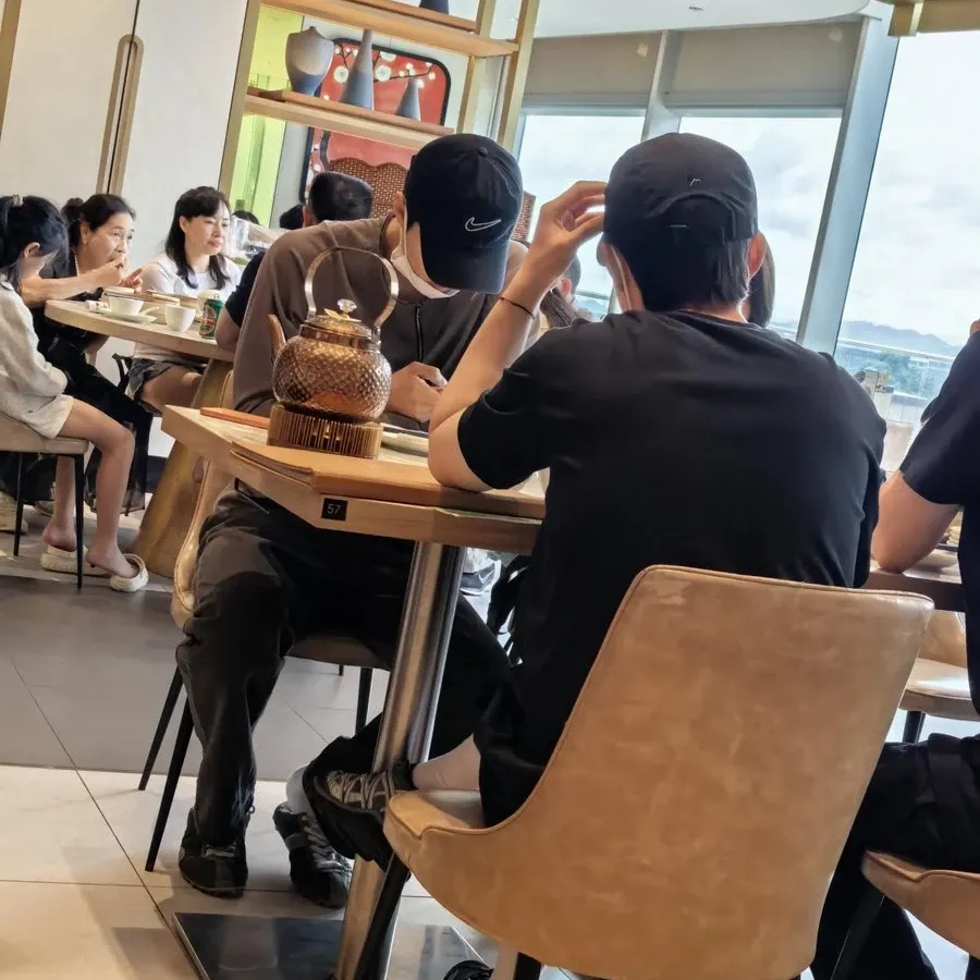 Momen yang diabadikan oleh penggemar Doh Kyungsoo (D.O.)