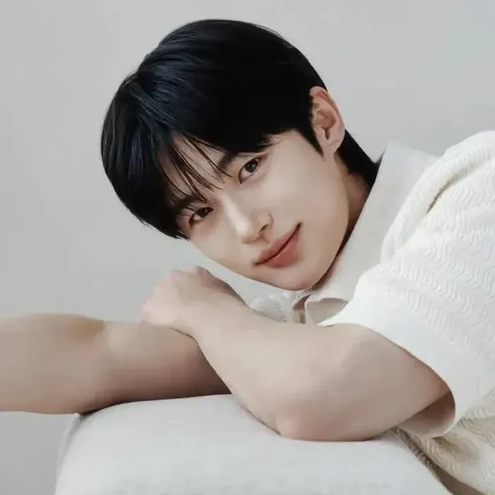 Latest photo of Byeon Wooseok