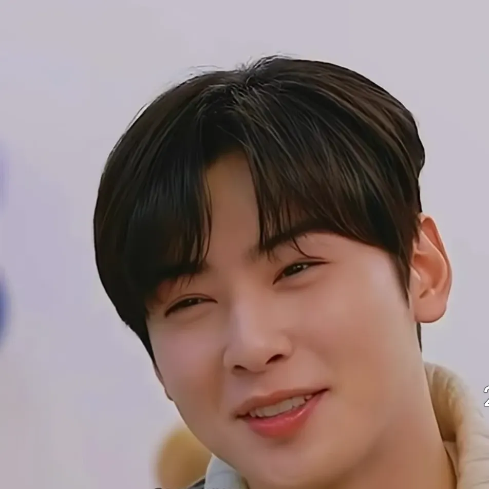 Latest photo of Cha Eunwoo