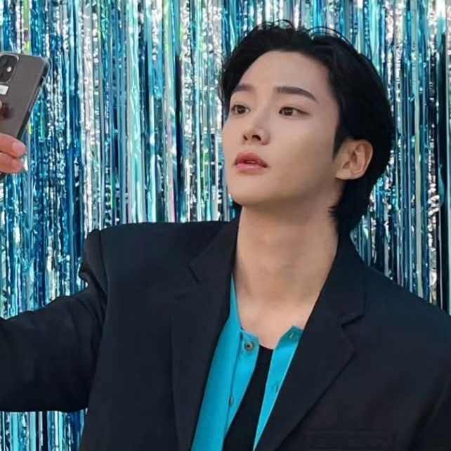 Cuplikan di balik layar dari Rowoon