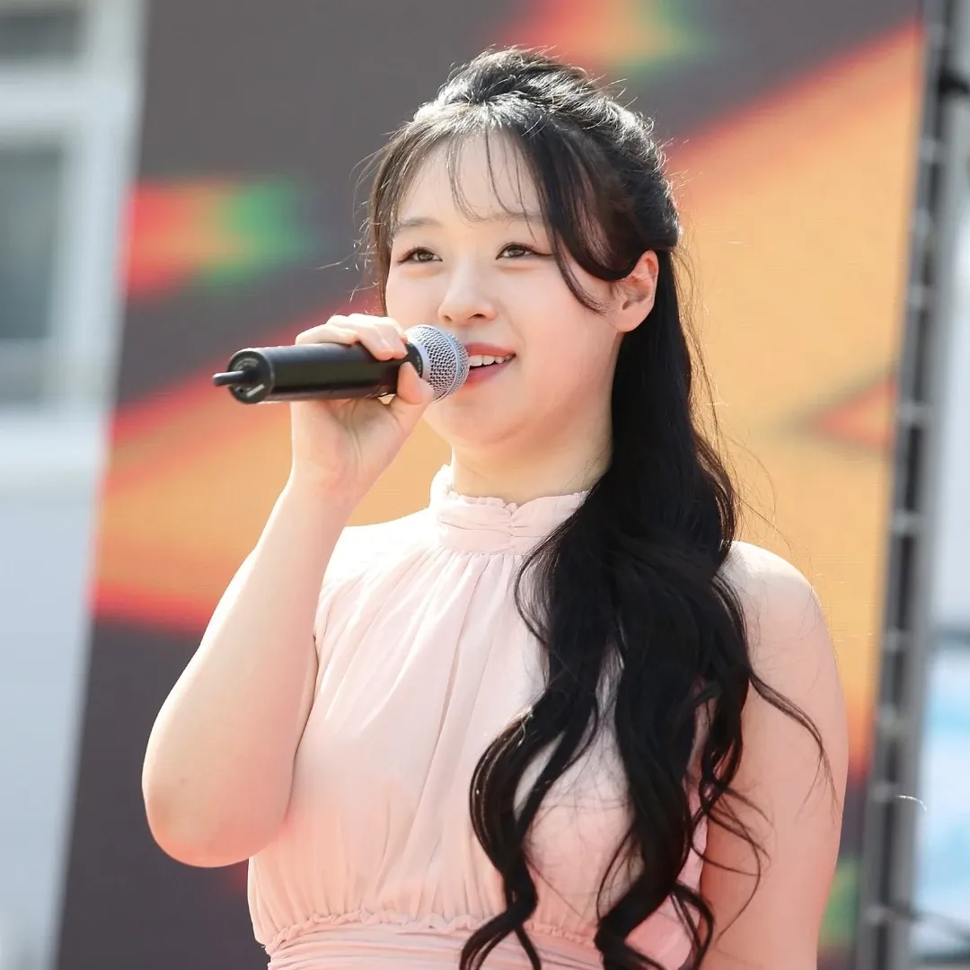 Behind-the-scenes cut of Chae Suhyeon