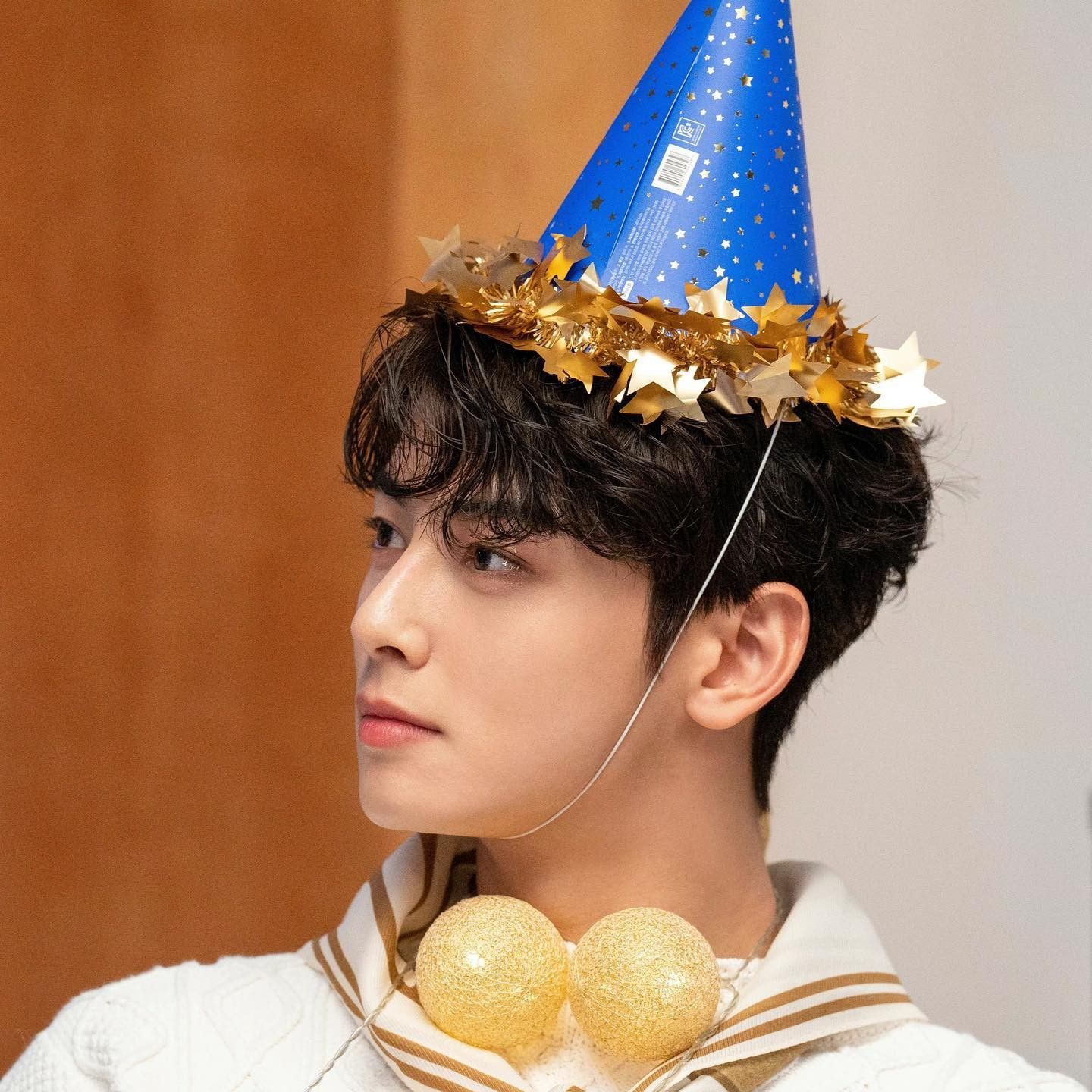 Behind-the-scenes cut of Cha Eunwoo