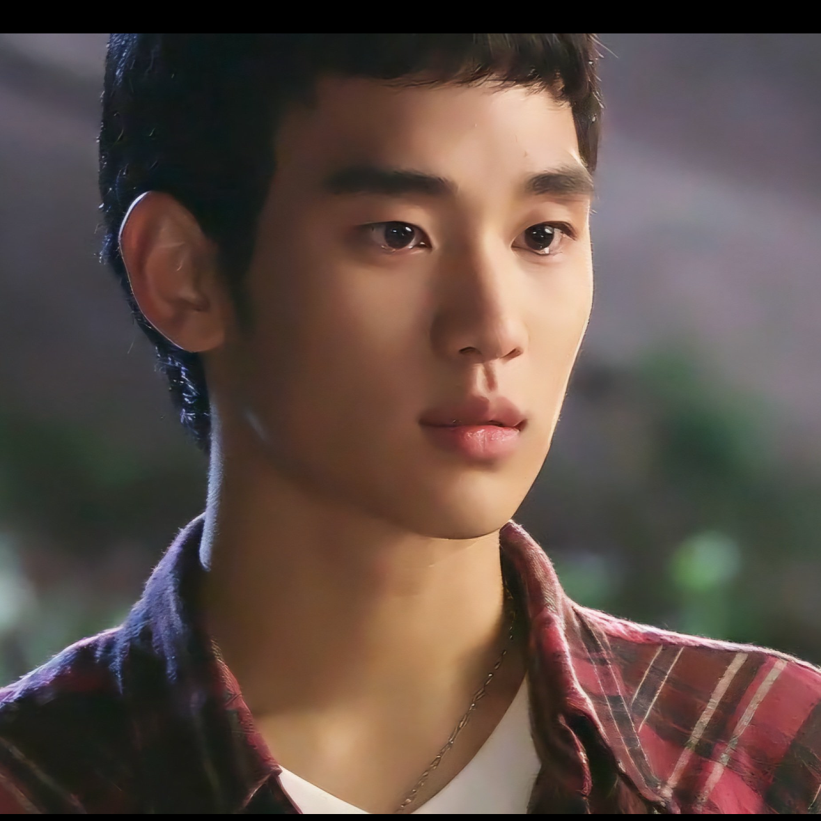 Recent activity shot of Kim Soohyun