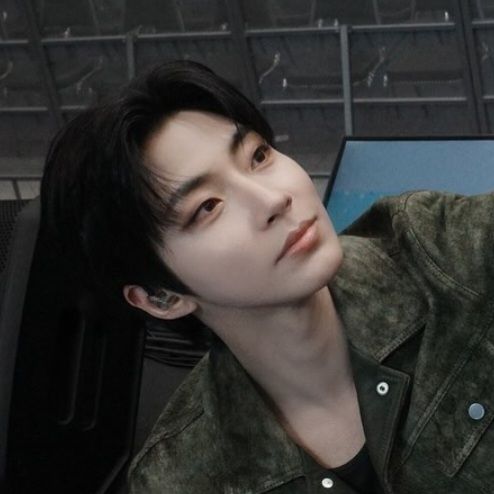 黄寅烨的近期活动照