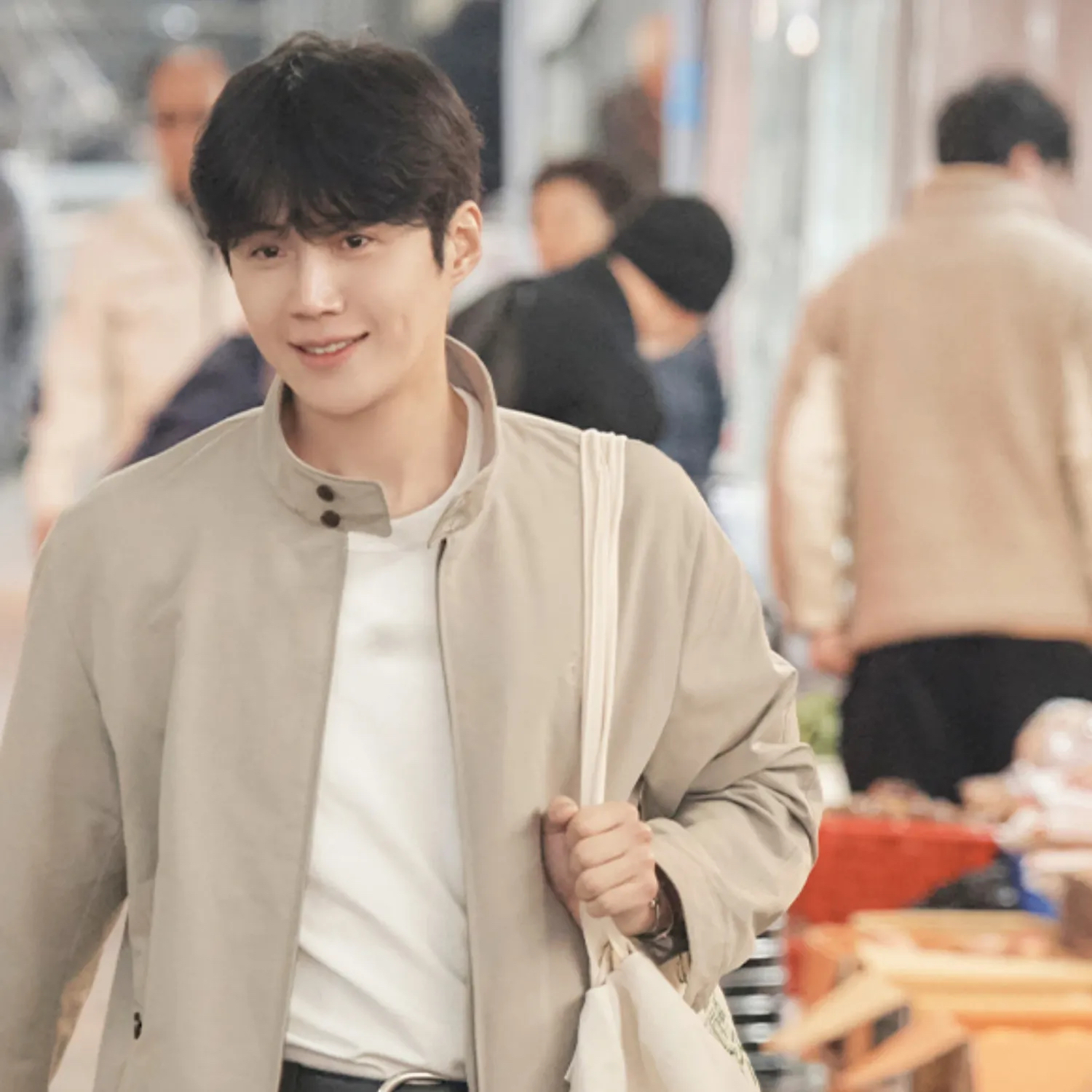 Behind-the-scenes cut of Kim Seonho