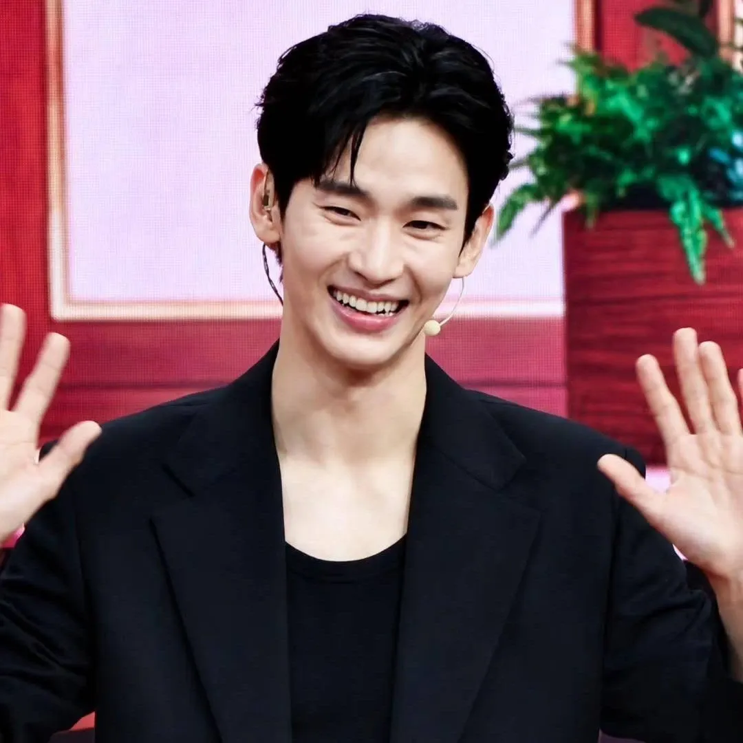 Behind-the-scenes cut of Kim Soohyun