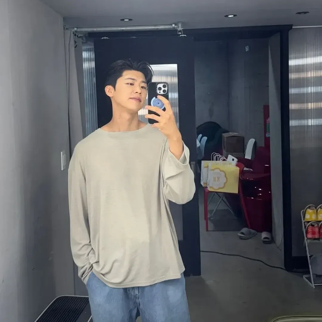 Recent activity shot of Park Jihyeon
