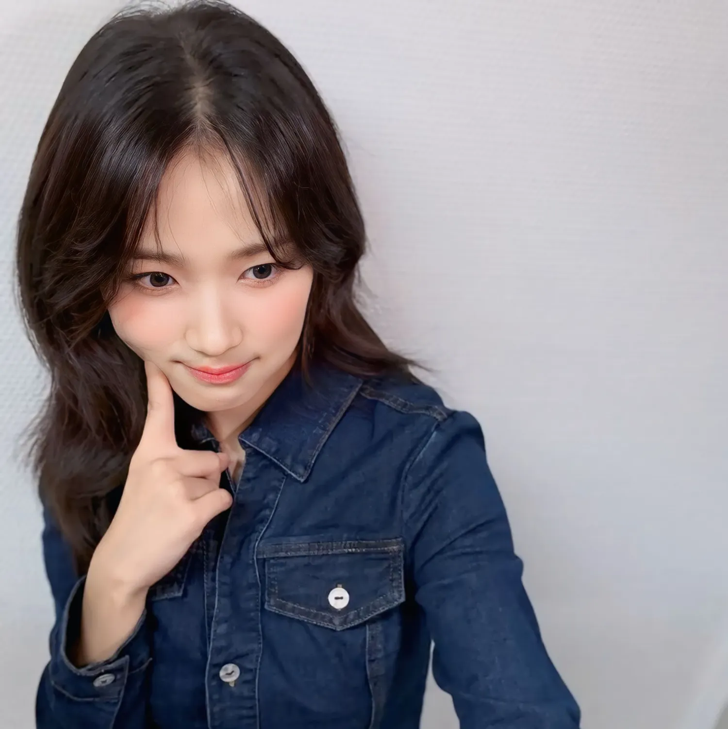 Recent activity shot of Kim Hyeyoon