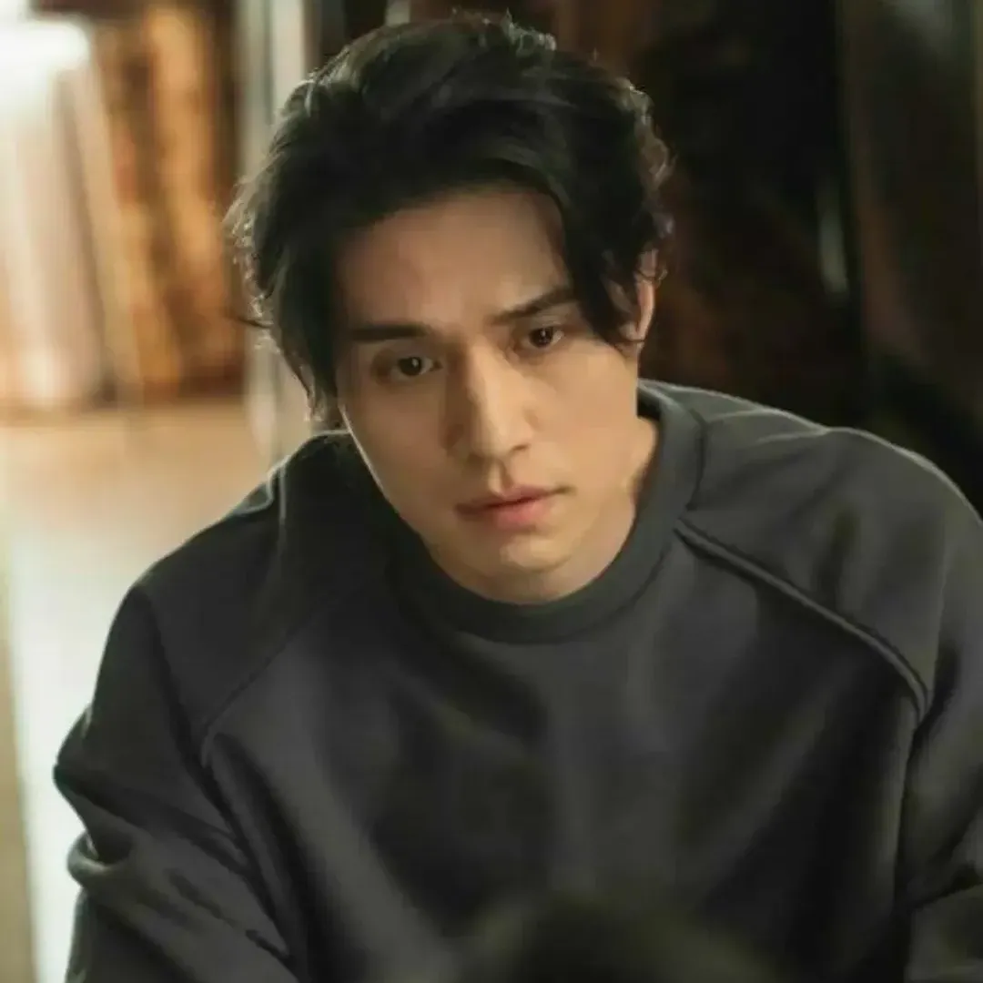 A moment captured by a fan of Lee Dongwook