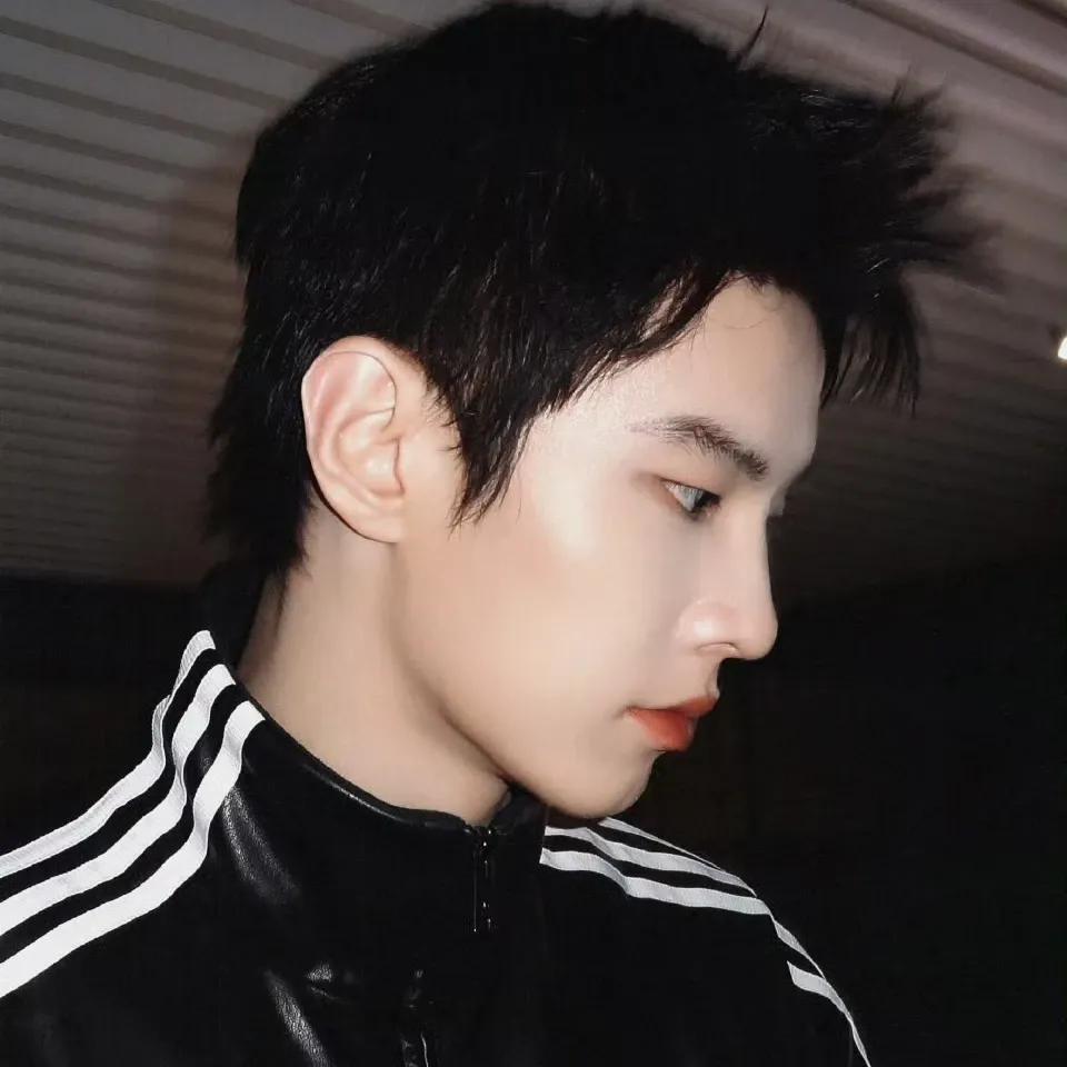 Latest photo of He Yu