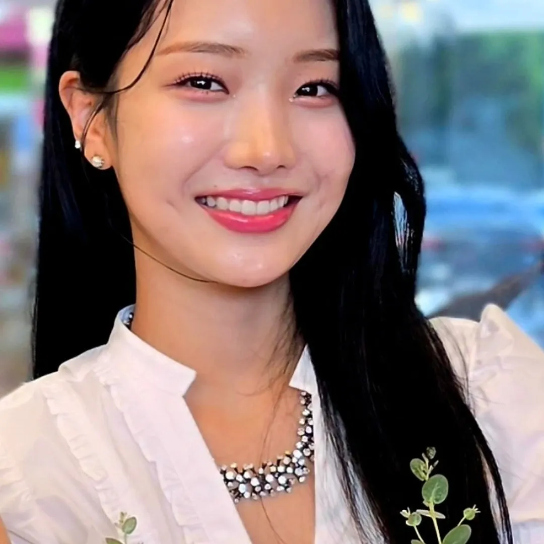 A moment captured by a fan of Kim Soyeon (2004)