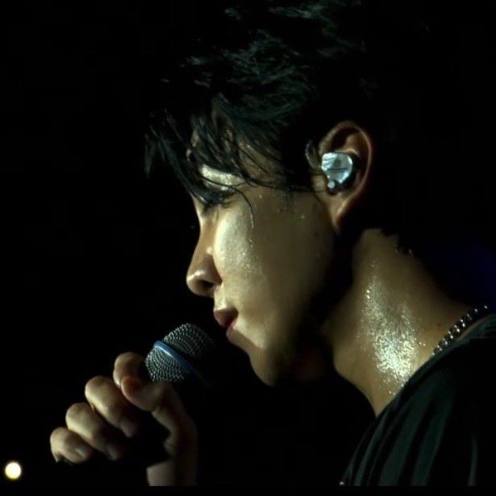 A moment captured by a fan of Lee Seunggi