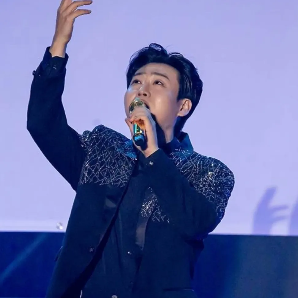 A moment captured by a fan of Min Soohyun