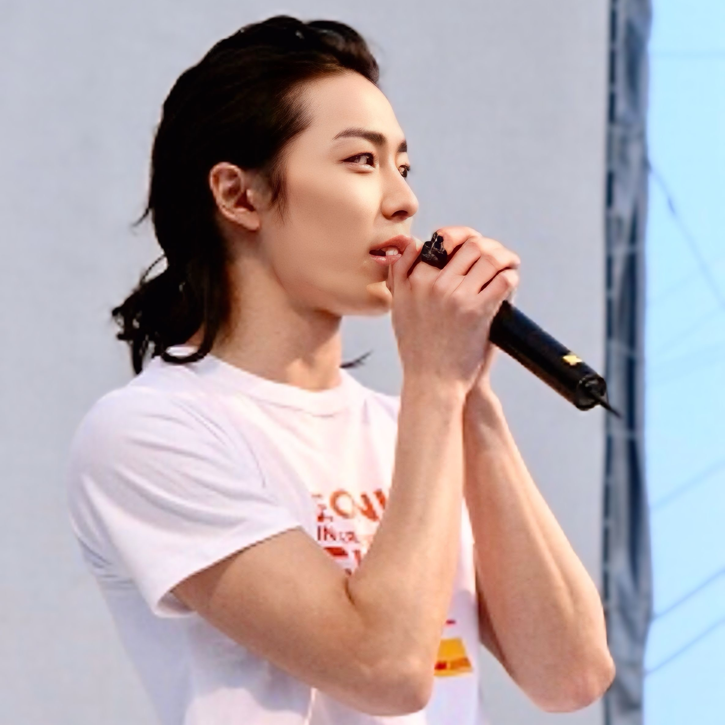 Behind-the-scenes cut of Kim Jaewook
