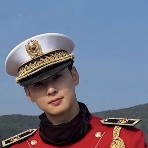 A moment captured by a fan of Cha Eunwoo