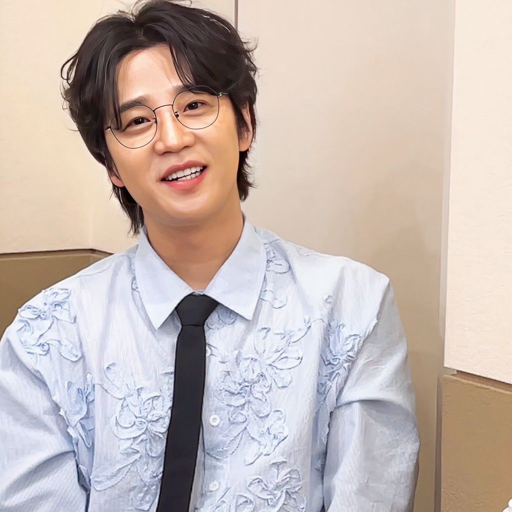 Behind-the-scenes cut of Park Jihoo (Mr. Trot 3)