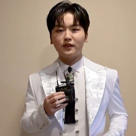 Behind-the-scenes cut of Park Sungon