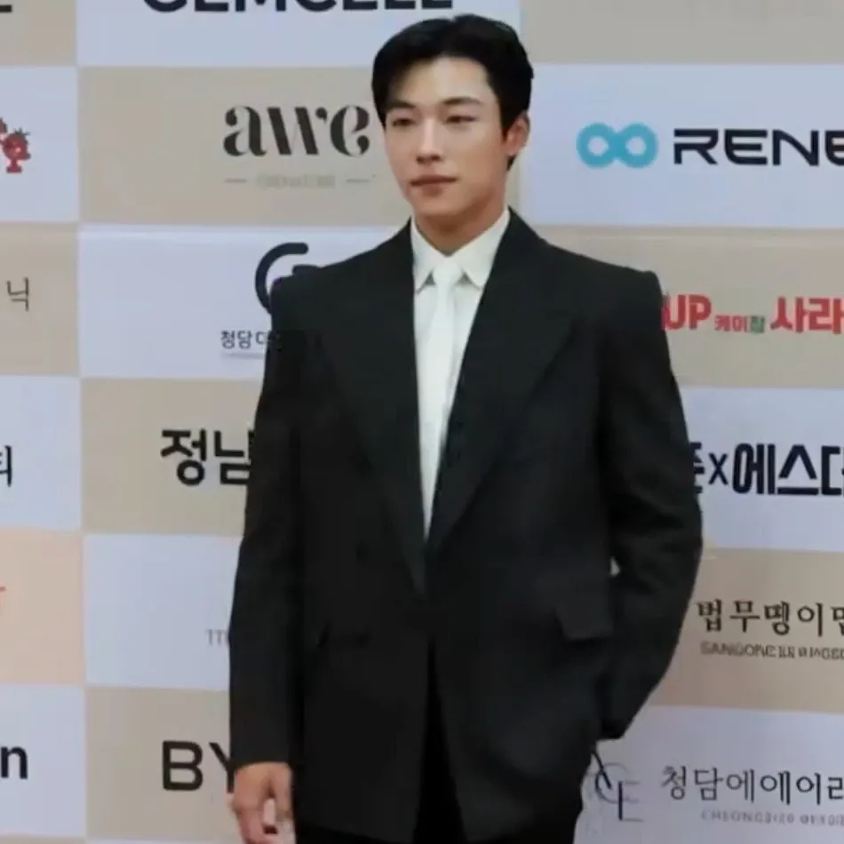 Behind-the-scenes cut of Woo Dohwan