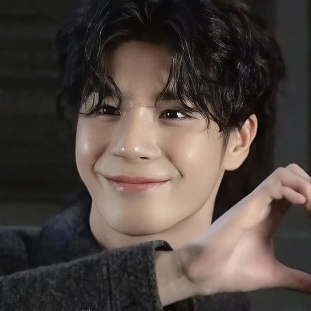 Behind-the-scenes cut of Jeong Dongwon