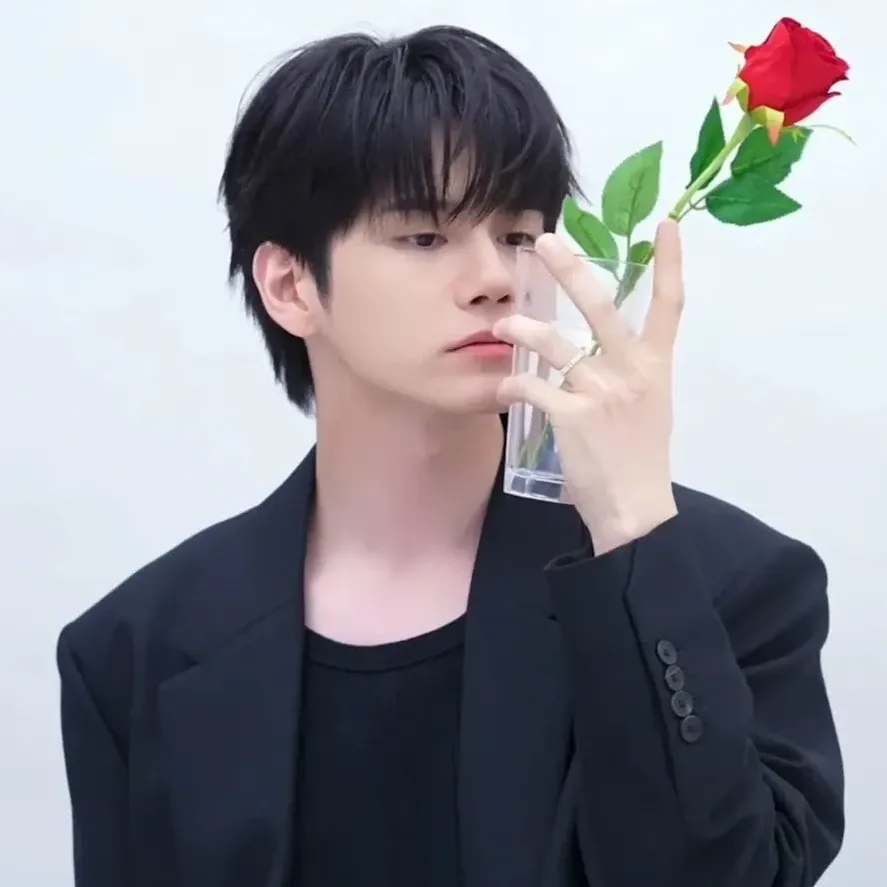 옹성우 최근 활동샷