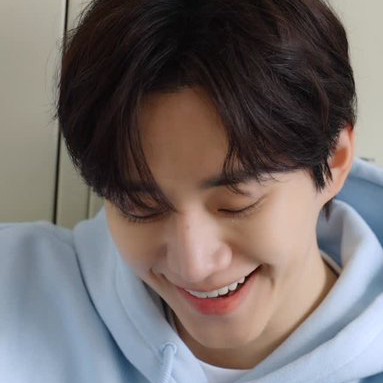 粉絲拍下的李俊昊瞬間