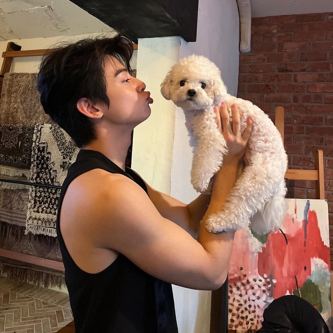 Recent activity shot of Cha Eunwoo