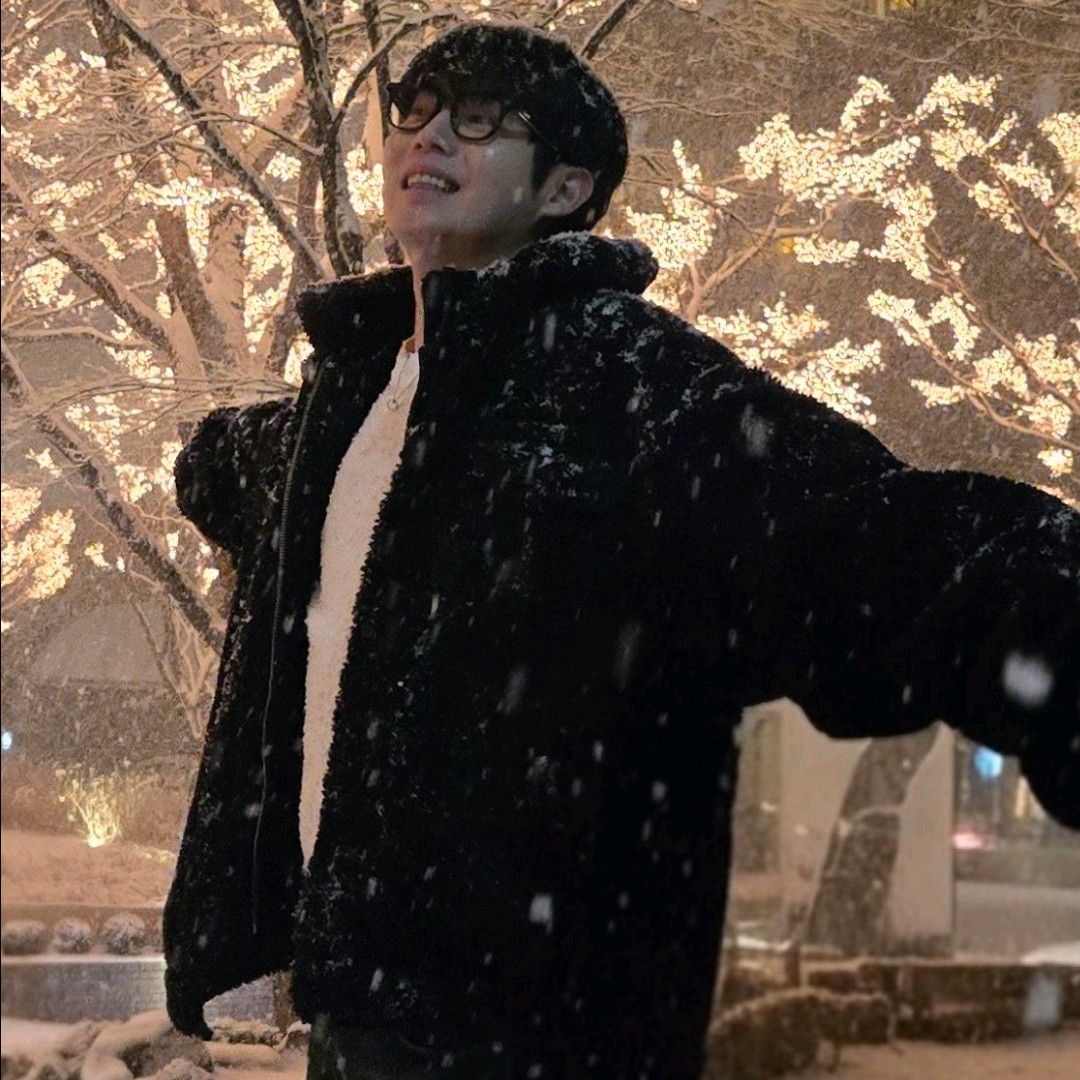 A moment captured by a fan of Son Taejin