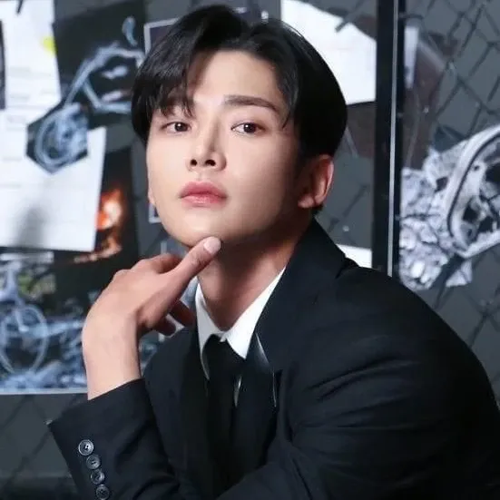 Foto terbaru dari Rowoon