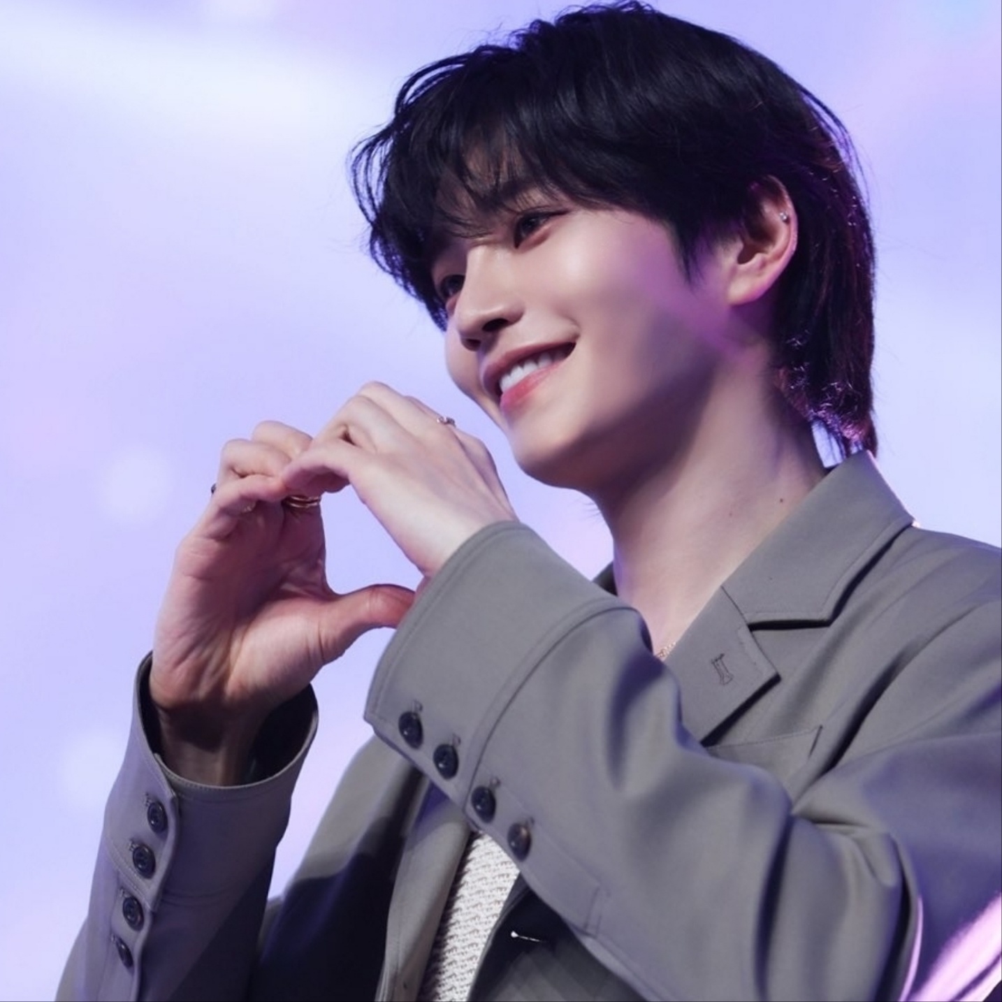 Behind-the-scenes cut of Kim Jaeyoung