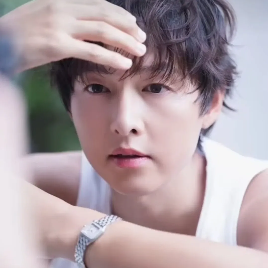 Foto kegiatan terbaru dari Song Joongki