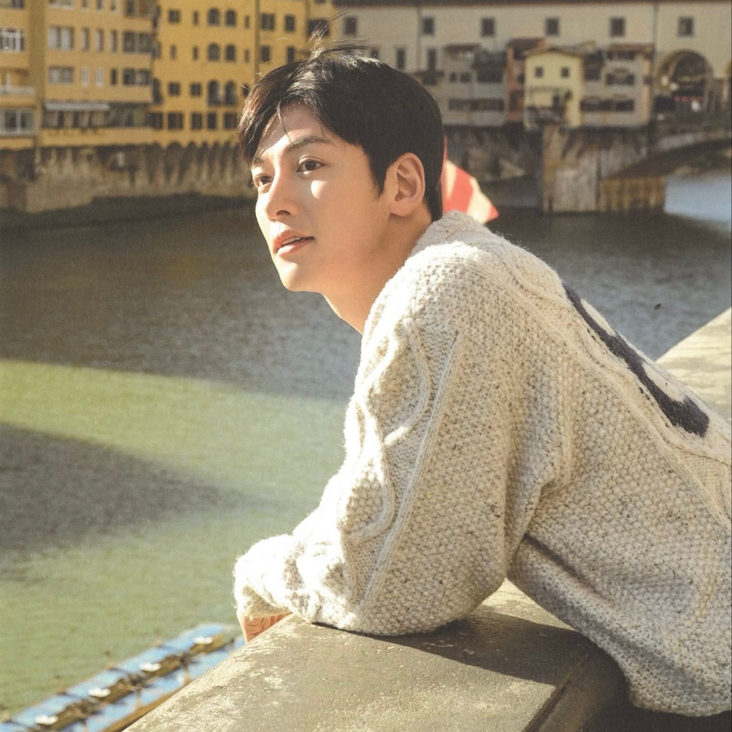 粉絲拍下的池昌旭瞬間