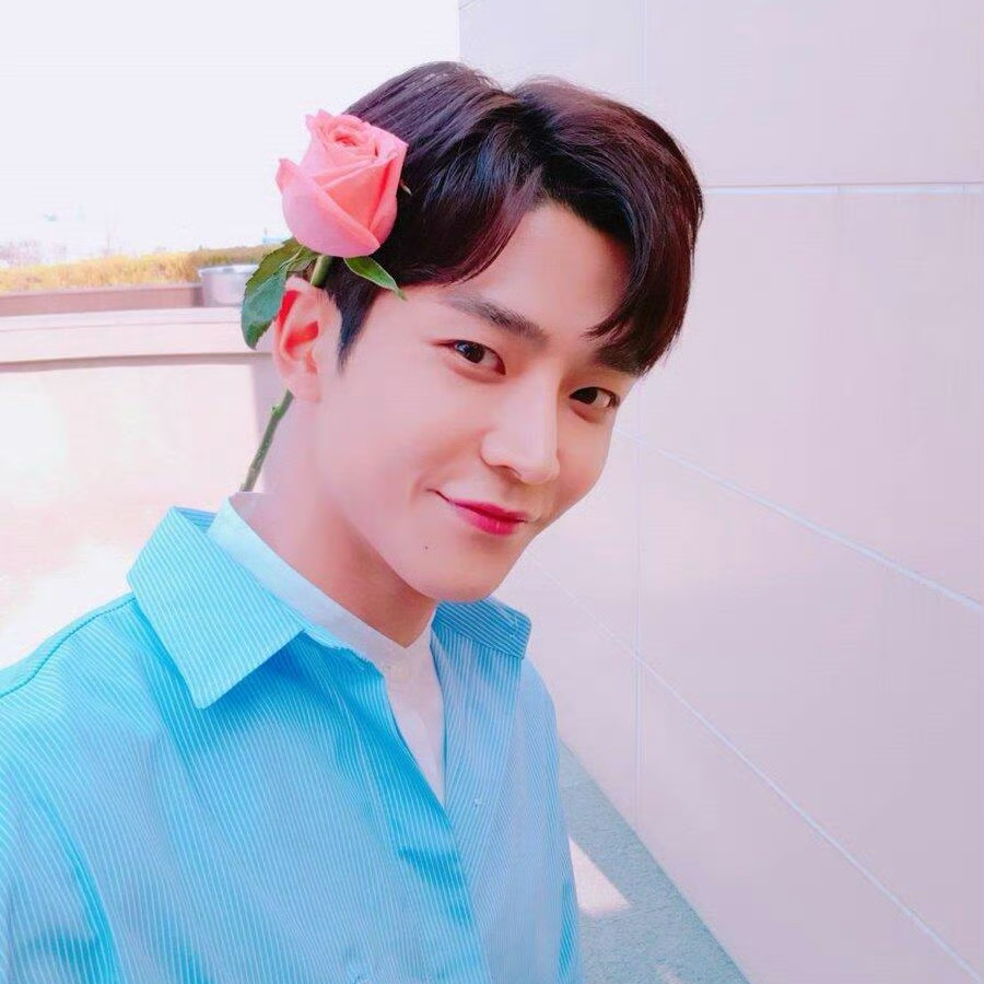 Foto terbaru dari Rowoon