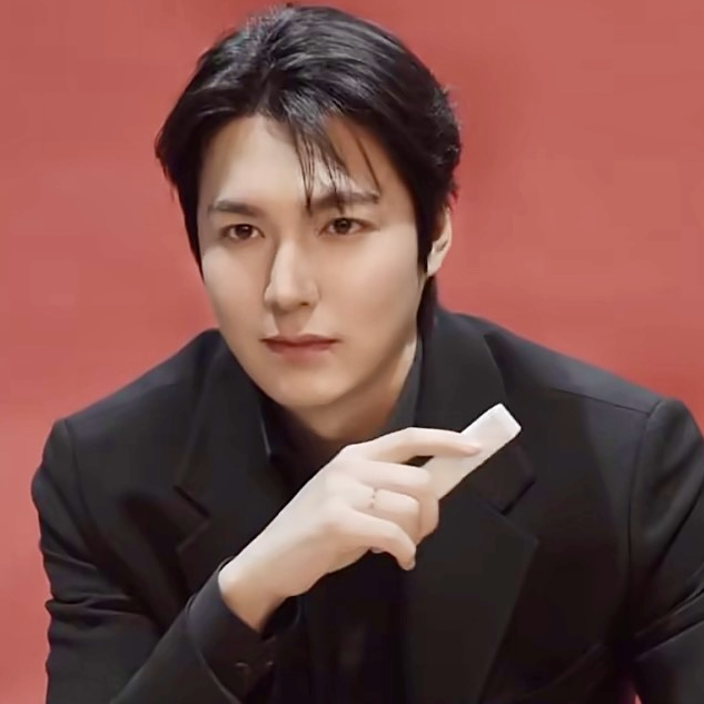 イ・ミンホの最近の活動ショット